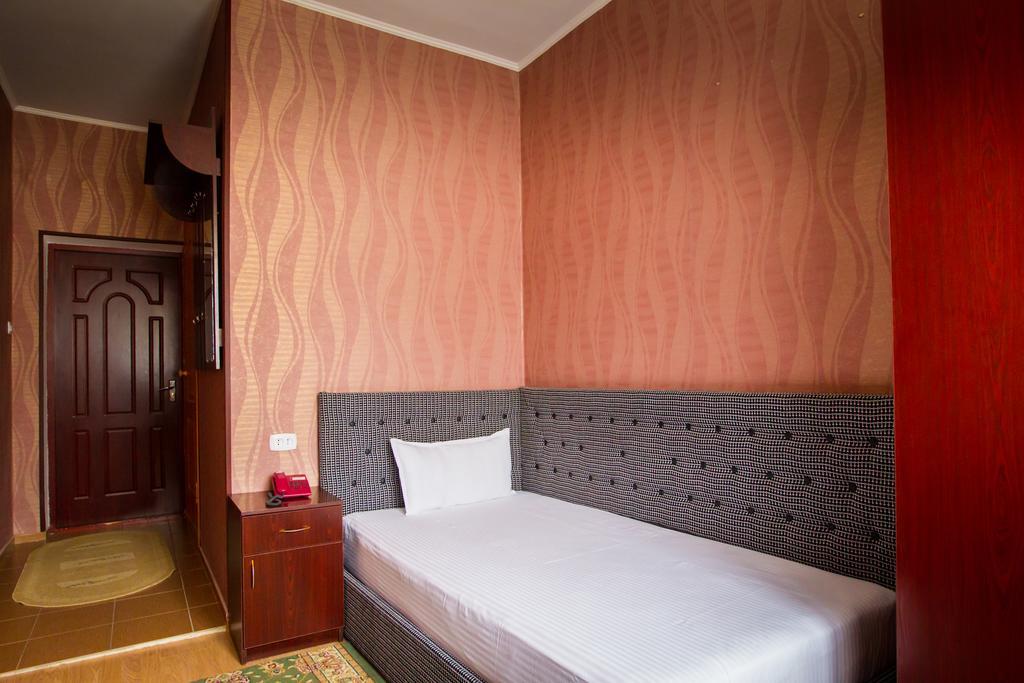 Diar Hotel Atyraū Habitación foto